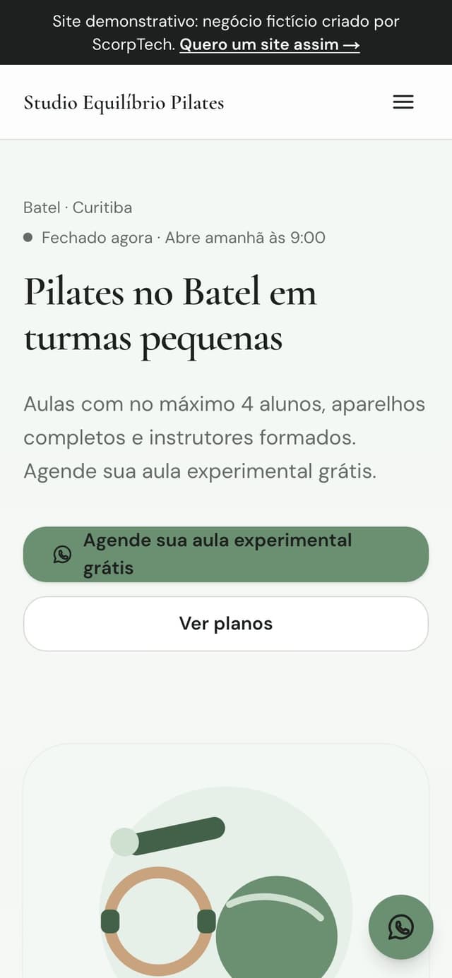 Modelo de site para estúdio de pilates aberto no celular